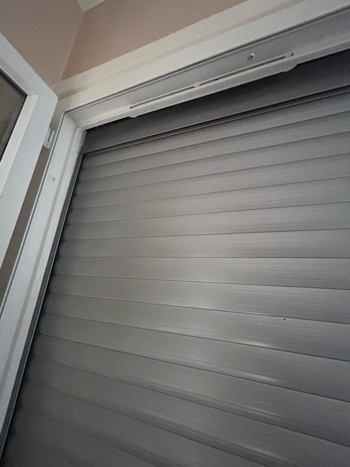 Volet roulant aluminium propre après nettoyage Effet Miroir 26